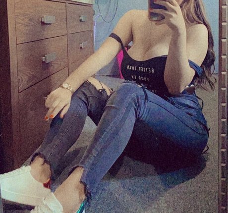 Arely Walle naked model archive