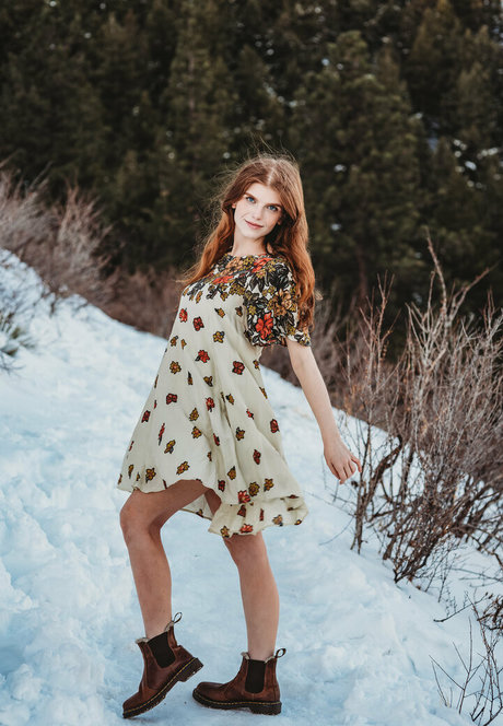 sexyredinbed free model picture