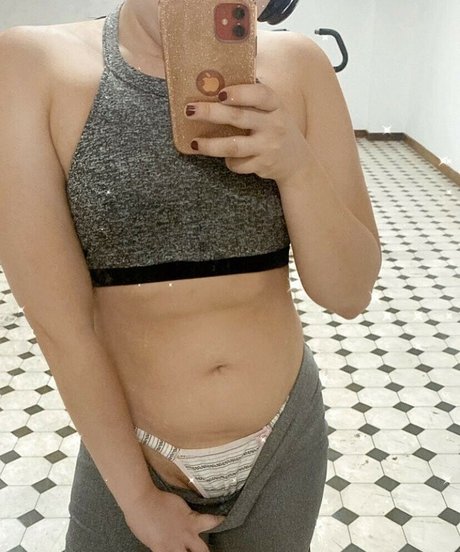 Na Academia naked model image