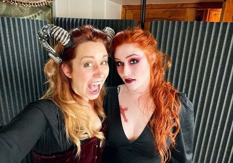 Julia Nilon porn actress gallery