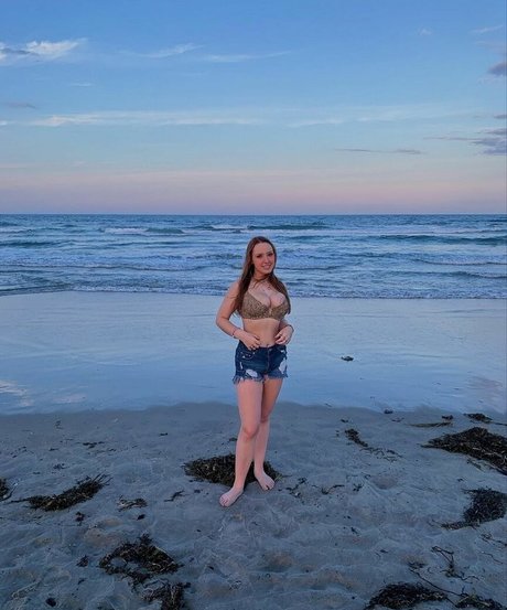 maeganrayy nude pornstar gallery