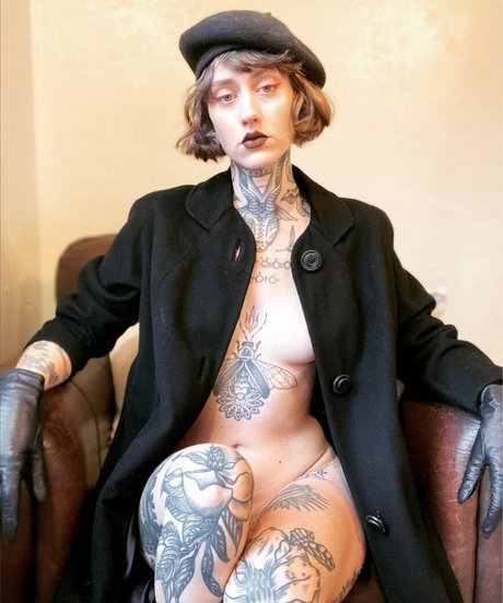 Deadnettle sexy star pic