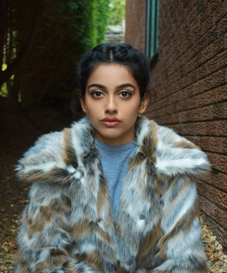 Banita Sandhu model erotic pictures