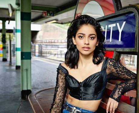 Banita Sandhu art actress photo