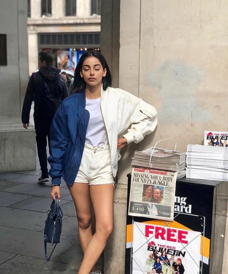 Banita Sandhu sexy model picture