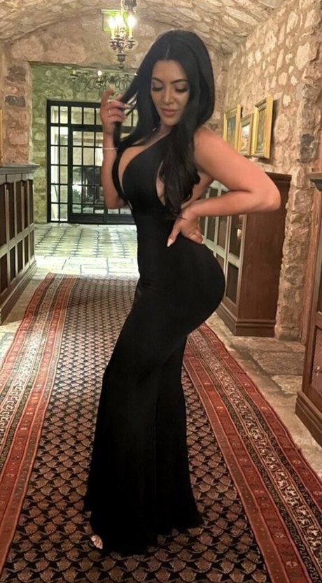 Nikki Waka sex star picture