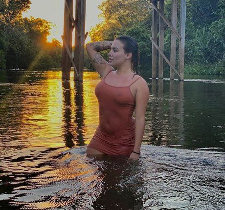 Andressa Oliveira model img