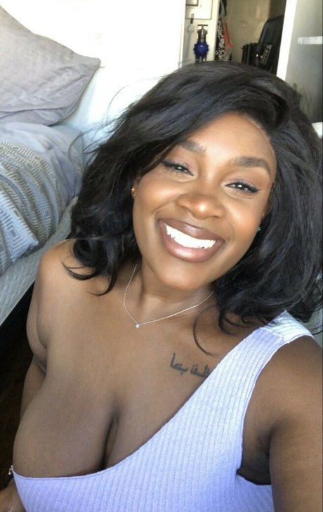 Zee Ngema pretty model gallery