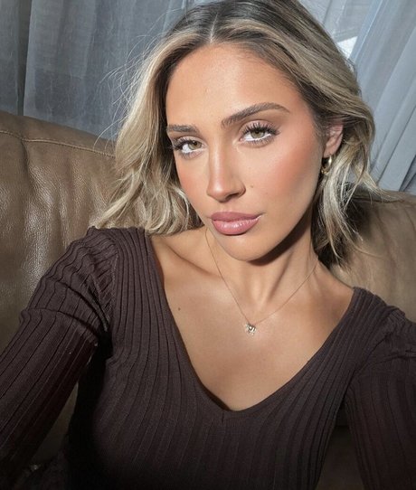 Bella Keuch star best images