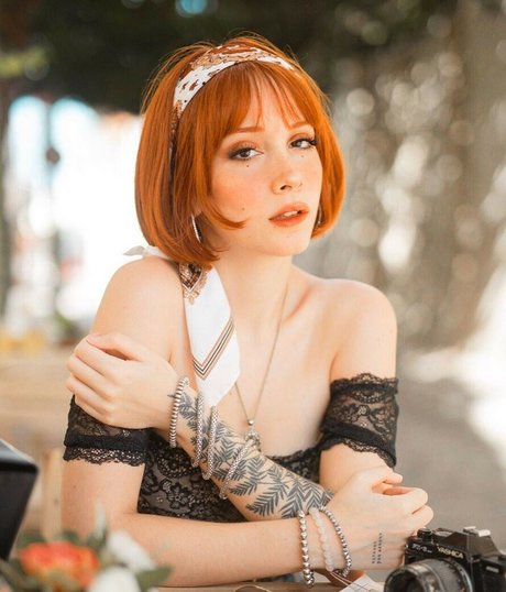 blonde shemale onlyfans pornos photo