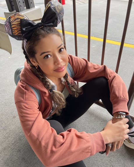 Lauren Montgomery actress pic