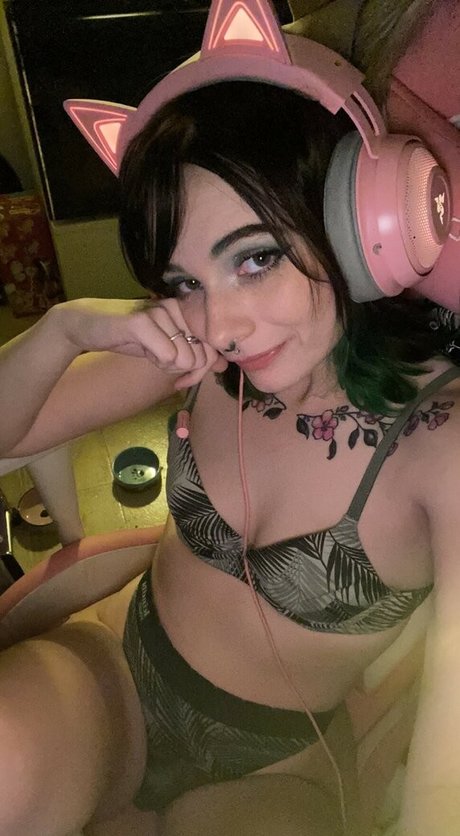 AngelicLuna nude star gallery