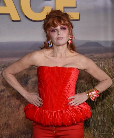 Natasha Lyonne model art pictures