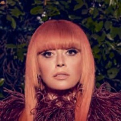 Natasha Lyonne sexy actress pic