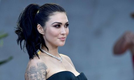 Daniella Pineda model beautiful photos