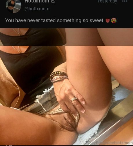 Hottxmom model img