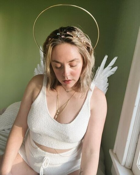 CluelessonVHS model hd pics