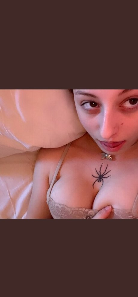 Empyreee nude actress images