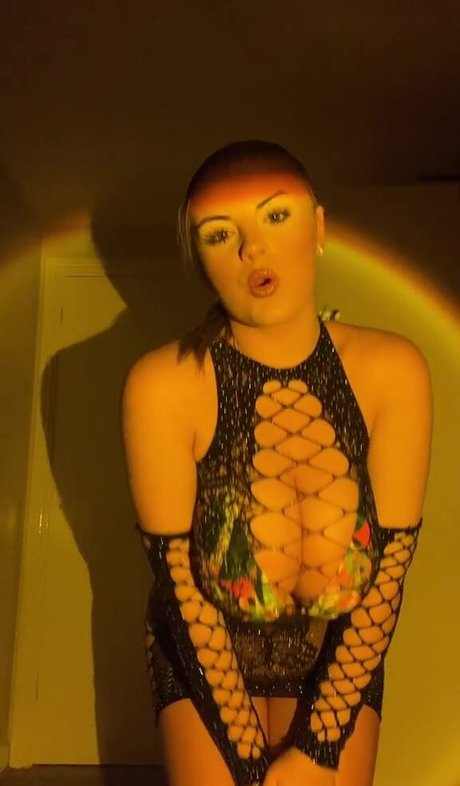 BustyLiv J pornstar xxx img