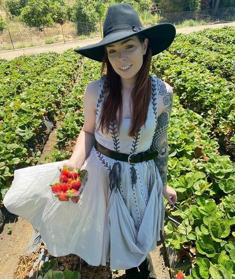 Suzy Berhow star images