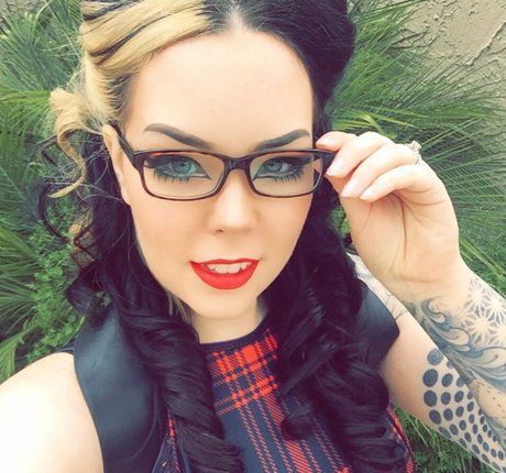 Suzy Berhow nudes model photos