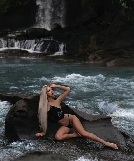 Yana fire xxx star img