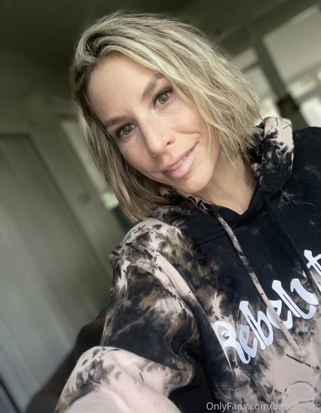 Lyssa Chapman star porn galleries