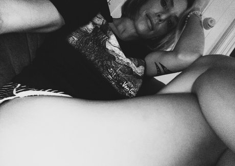 Lyssa Chapman model nude gallery