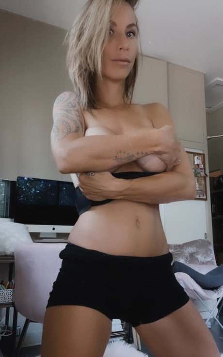 Lyssa Chapman sex model pics