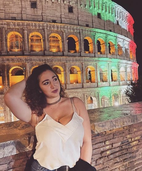 FromRomeToNaples naked star photos