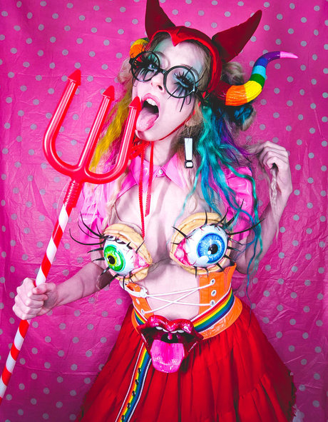 Evettes Niche adult model gallery