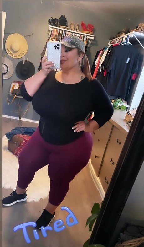 SueAnn model sexy image