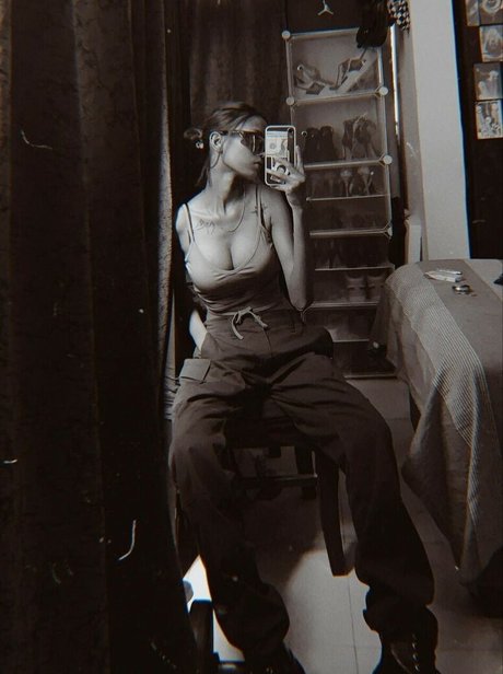 Akansha Laida hot star pic