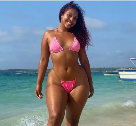 Maria Jose Vergara star exclusive archive