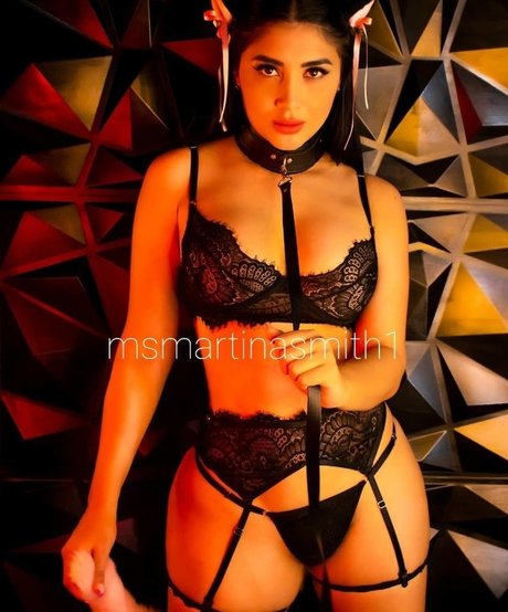 Martina Smith erotic actress pics