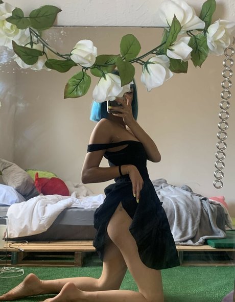 deathtonotsam nudes star gallery