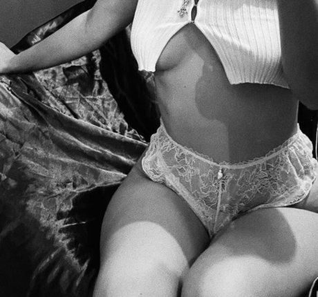 curly decency free pornstar img