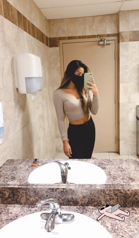 Carly Wong model nice pic