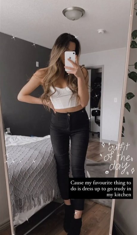 Carly Wong star beautiful photo