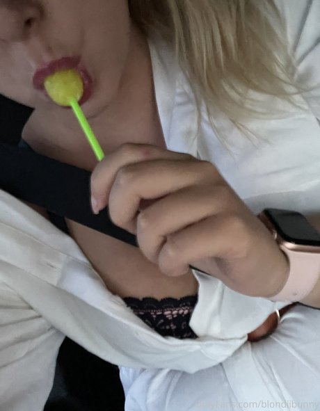 blondigirlll model nudes photos