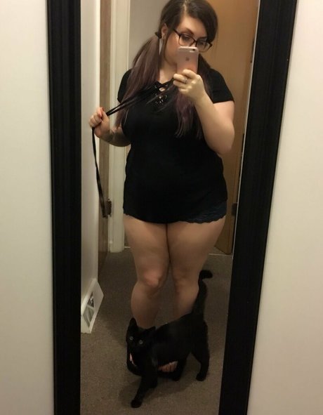 Dovey ASMR model sexy gallery