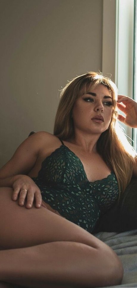 elysecamille star hot photos