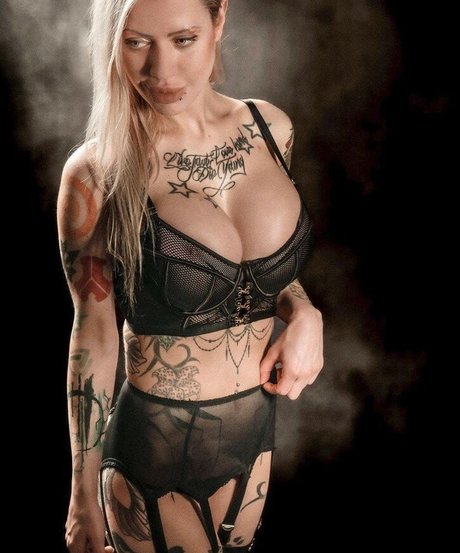 Jessisapphyri high quality pornstar pics