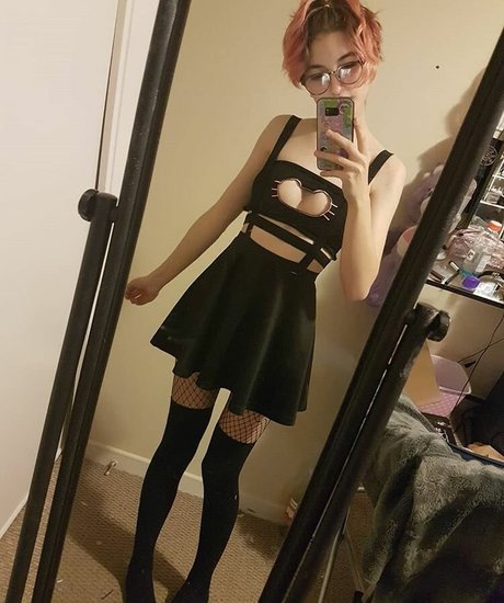 emmanoodle star exclusive photo