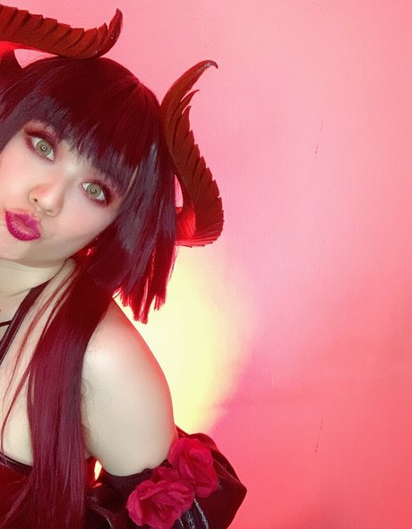 OnniesM adult model images