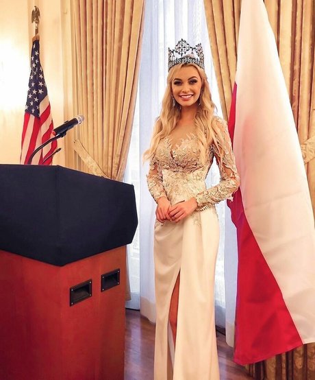 Karolina Bielawska star nice image