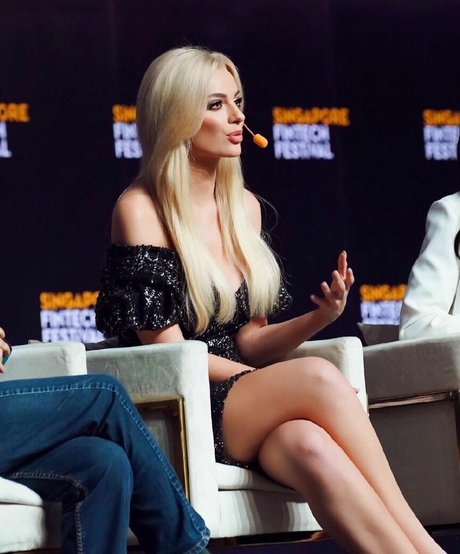 Karolina Bielawska model best images