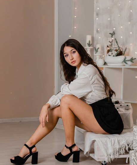 Yulia Sweet Girl nudes pornstar picture