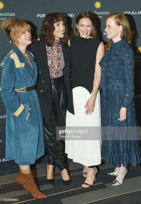 Shantel VanSanten perfect model images