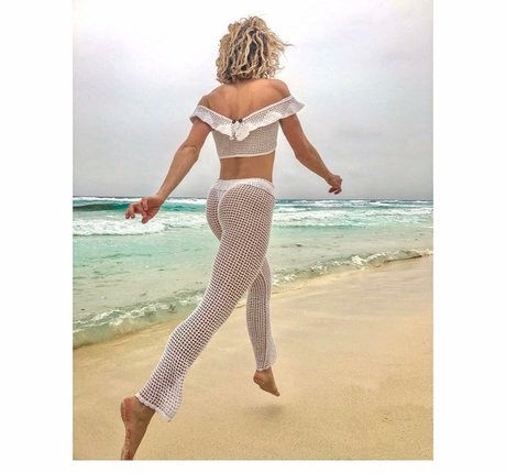 Shantel VanSanten high quality model pic